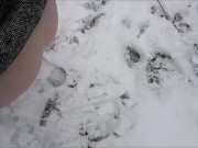 Making Yellow Snow / Pissing in the Snow