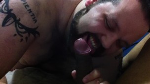 Adorando um schlong deliciosamente grande e sable