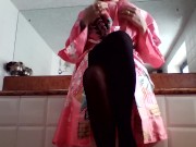 legs teasing - Screenshot 3 of 16 - Kink