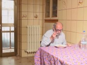 Badante si fa scopare davanti al vecchio pappone 2/16