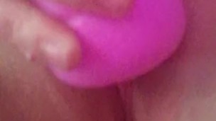 BBW cutie cums and moans with pink vibrator