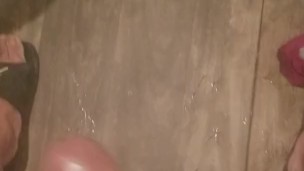 Me cummin in the toilet