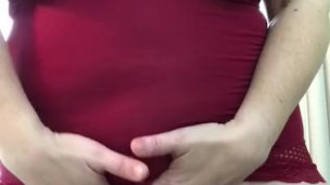 Big Naturals MILF shows pussy
