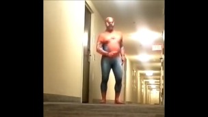 spider cums in hotel hall