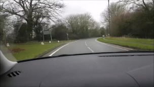 Elle m'a emmen&eacute; d&icirc;ner et m'a offert un dessert &agrave; la cr&egrave;me fra&icirc;che.