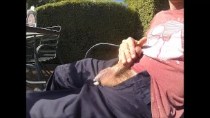 Outdoor wank