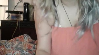 Fumando Uma e Chupando o Coroa