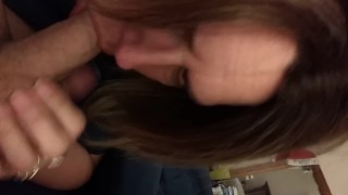 Esposa gostosa sacanagem drena meu pau e engole tudo