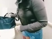 Lady Muffin & Tommy a Canaglia - Sveltina nel bagno del centro commerciale 2/16