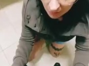 Lady Muffin & Tommy a Canaglia - Sveltina nel bagno del centro commerciale 3/16