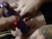 tommy a canaglia masturba ladymuffin con un sex toys 10/16