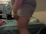 buttcrack making bed - Screenshot 2 of 16 - Kink