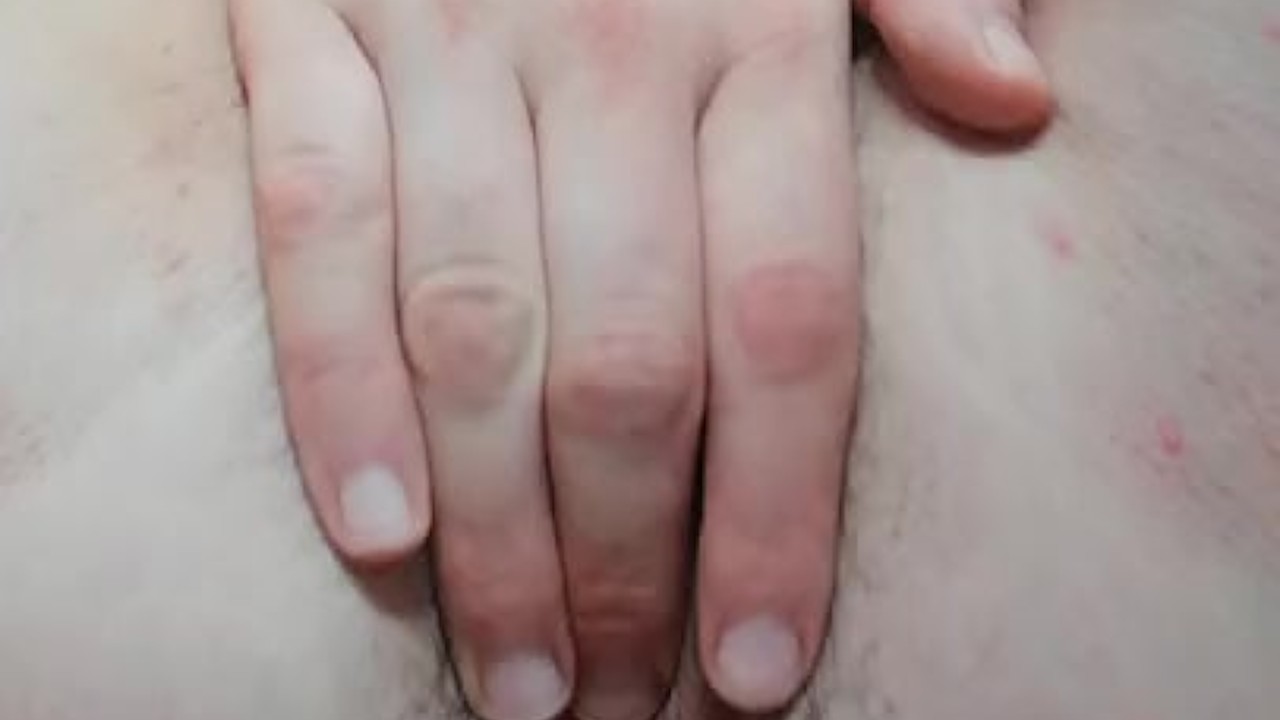 white chubby pawg on red period with tampon masturbates hairy ass amateur - RedTube