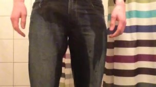 Wetting my pants and smelling and licking them