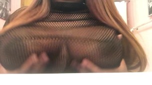 Please Watch me Play with my Tits