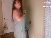 Hailey Please Drops Her Towel for the Chinese Food Delivery Guy! 16/16