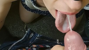 Amador Teen D&aacute; Boquete Intenso e Primeiro Engolir Porra. Profundo Boquete