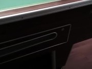 Bragas Vibrantes, Torturando a su novia en público mientras juegan billares 11/16