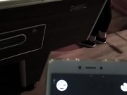 Bragas Vibrantes, Torturando a su novia en público mientras juegan billares 12/16