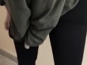 Bragas Vibrantes, Torturando a su novia en público mientras juegan billares 5/16