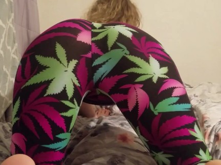 Teen in yoga pants cumming hard with wand