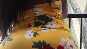 Big booty in the balcony