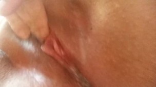 Io Bella vasca e la fighetta rasata
