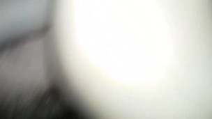 RICO PORNO CASERO DE PIE EN EL BAÑO