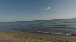 trailrer- pissing on the beach