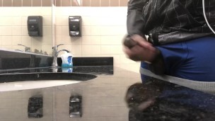 BBC JERKOFF CUMSHOT IN PUBLIC BATHROOM