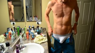 washing hands while pissing