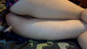 Fucking my Pussy With My Hairbrush!