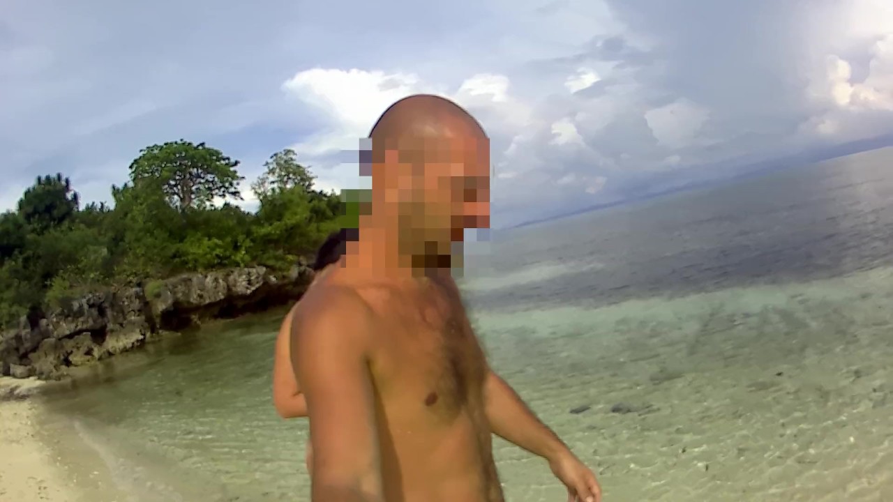 THE WALKING NUDE - Amateur Russian couple! - Free Sex Video - RedTube
