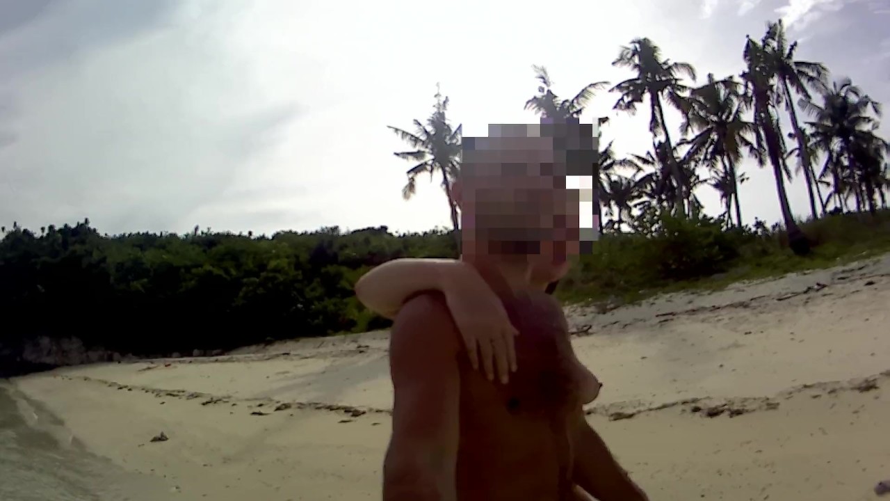 THE WALKING NUDE - Amateur Russian couple! - Free Sex Video - RedTube