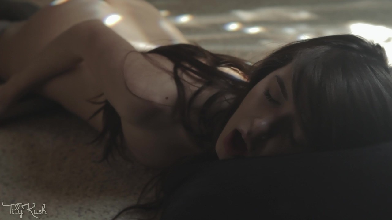 Hitachi humping skinny teen - Free Sex Video - RedTube