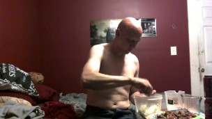 piggy feeding attempt cold mashed potatoes