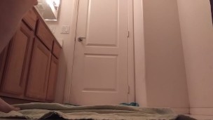 Male shakes fat ass in reverse cowgirl