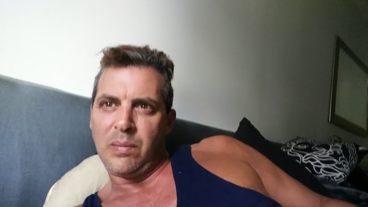 だまされたDLF男性Celebrity Coryバーンスタインは自慰行為をして彼の精液を食べる - 無料セックスビデオ - RedTube