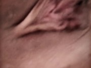 Amateur Goth girl rub his pussy with an big spray