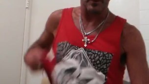 Jerking off stud loves showing off for the camera