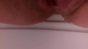PEEING&SQUIRTING QUICKIE WHILE HIDING