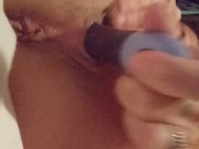 Horny slut having a huge cumshot 15/16