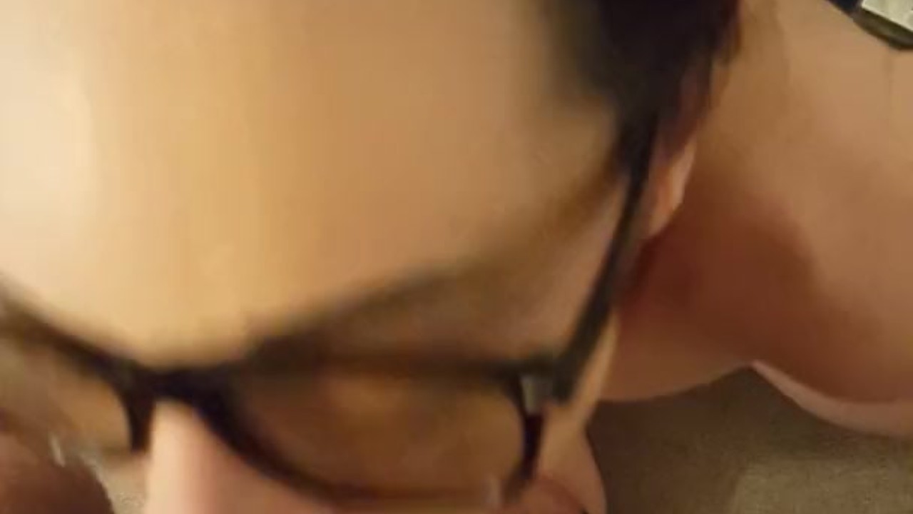 deepthroat slut teen stepsister cute glasses best face throat fuck ever - Video di sesso gratis - RedTube