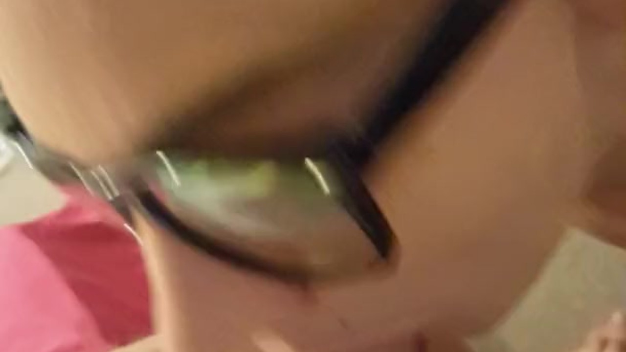 deepthroat slut teen stepsister cute glasses best face throat fuck ever - Video di sesso gratis - RedTube