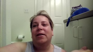 CORRINE NASTY bathroom carpet stretch