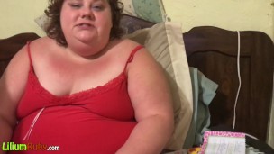 BBW Weight Gain-Get to Know Me as I Eat Zingers