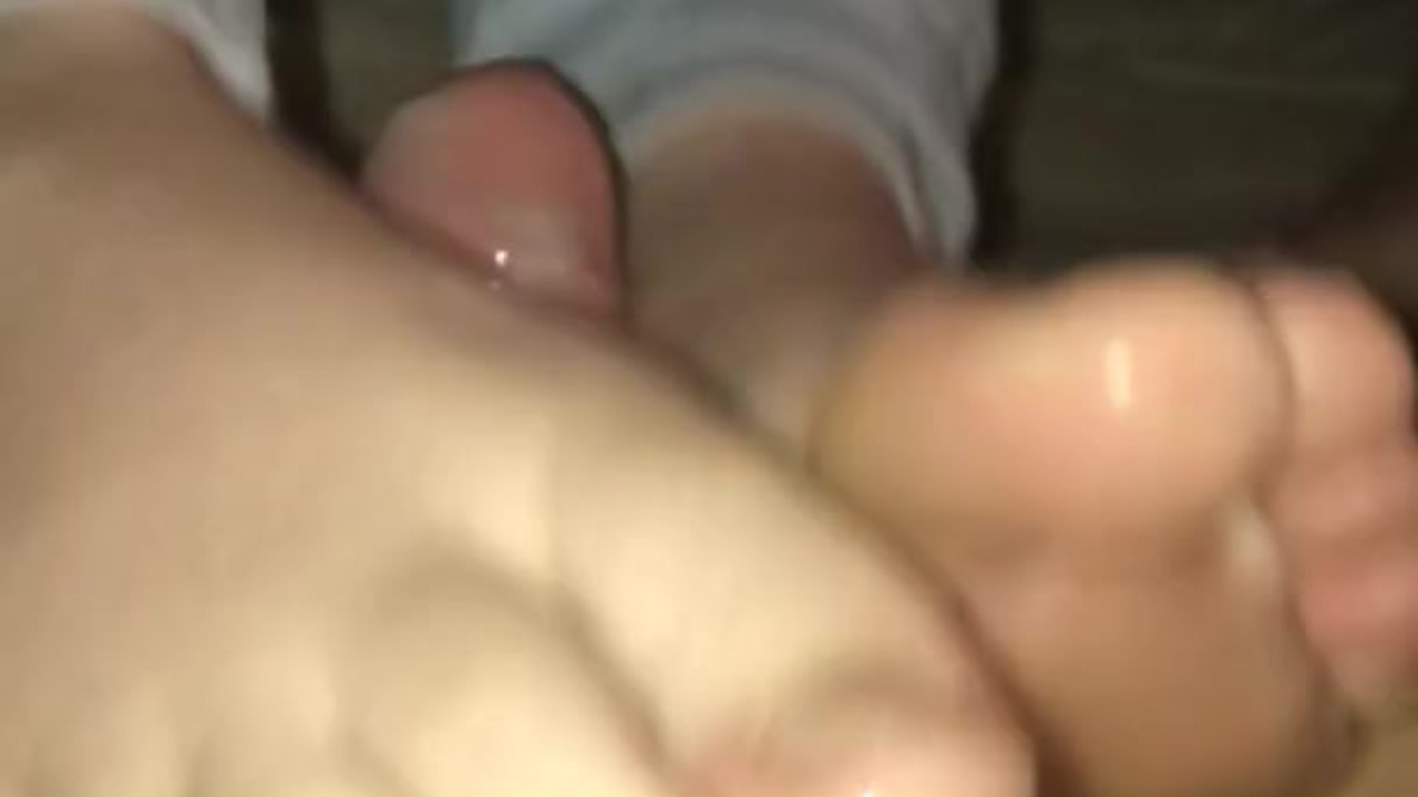 Agility footjob barely