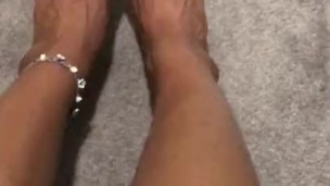 Fresh veiny Feet