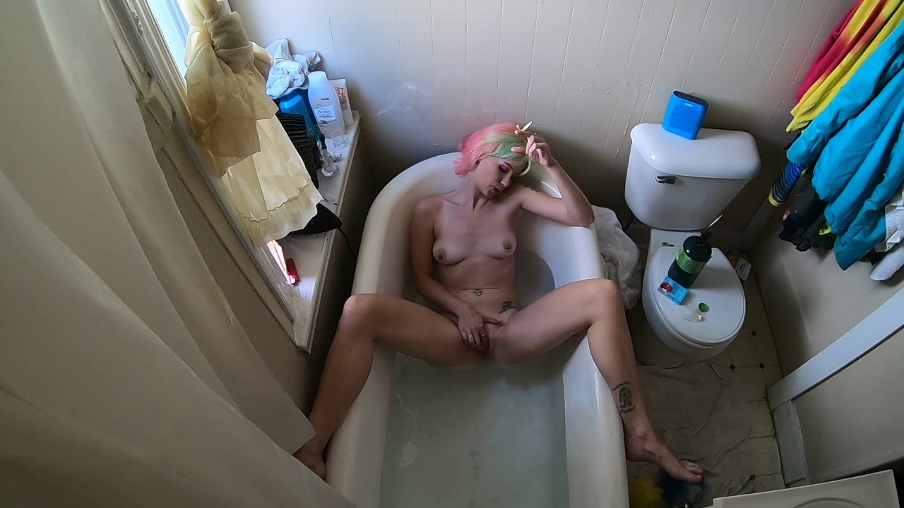 Rainbow Brite takes a bath - Free Sex Video - RedTube