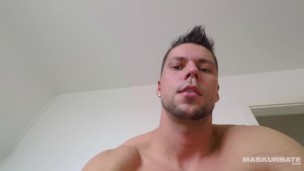 Maskurbate Czech Hunk Caught Flexing and Jerking 